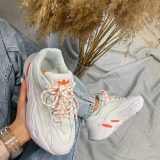 AdidasYeezyBoost700Dama_6.jpg
