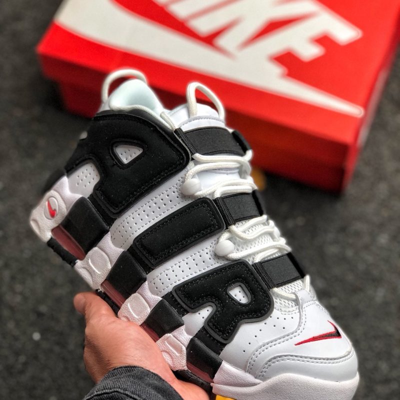 NikeAirMoreUptempoScottiePippen_1.jpg