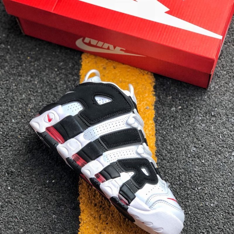 NikeAirMoreUptempoScottiePippen_3.jpg