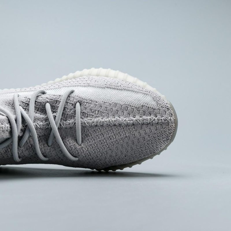 YeezyBoost350V2TailLight_2_a4e5825a-0f87-4b74-8dc8-bb5c4ba9abf4.jpg