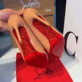 ChristianLouboutinKateBeigePumps_10.jpg