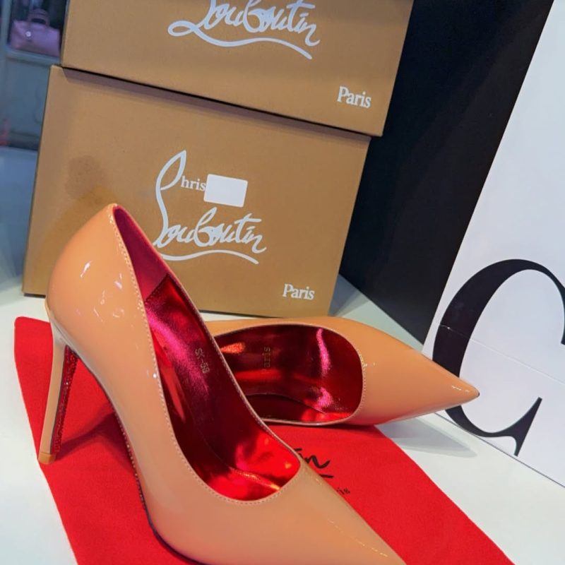 ChristianLouboutinKateBeigePumps_7.jpg